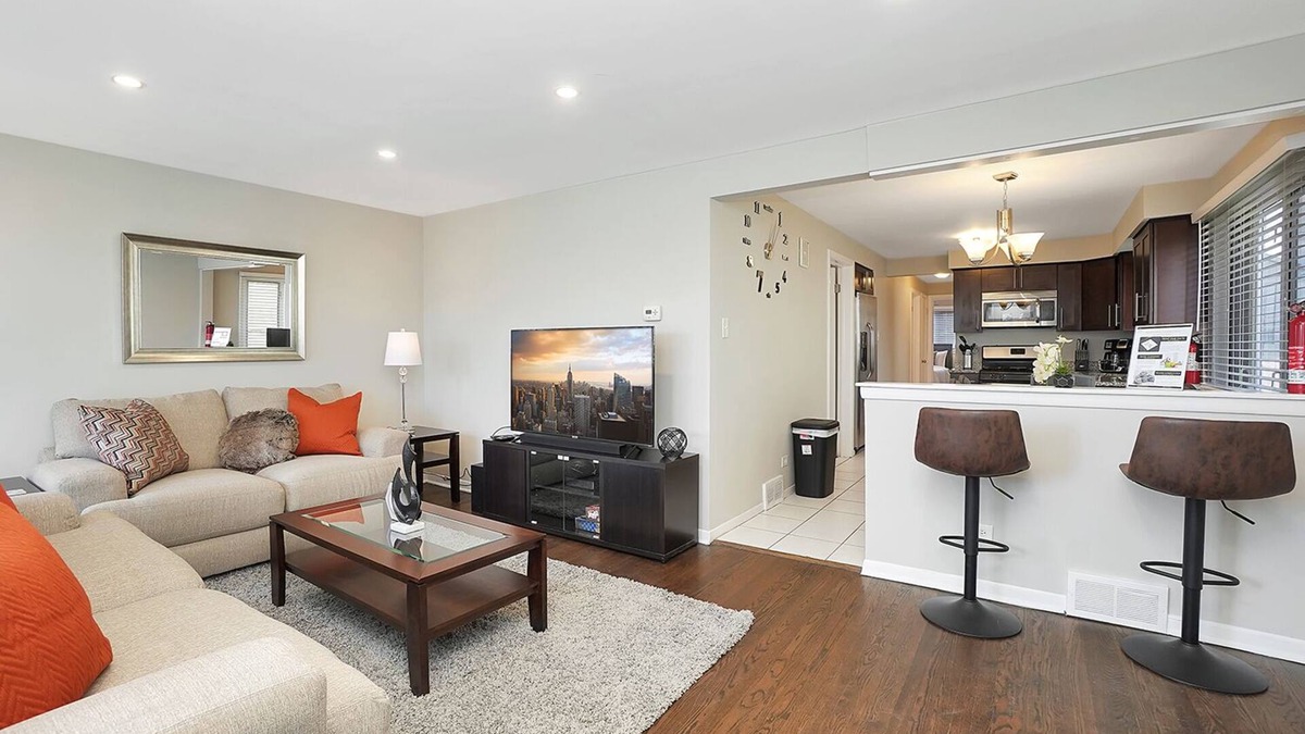 Forestview House | Chicago FHS Rental - Narragansett