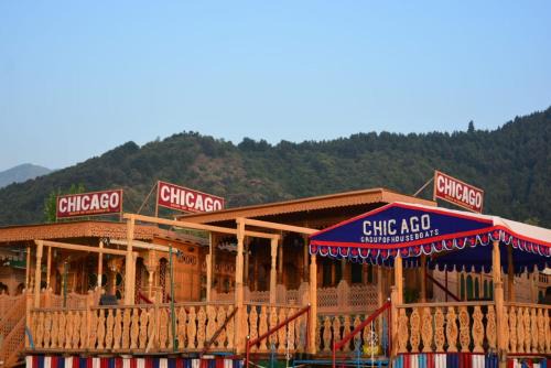 Dal Lake Boat Rental | Chicago Group of Houseboats