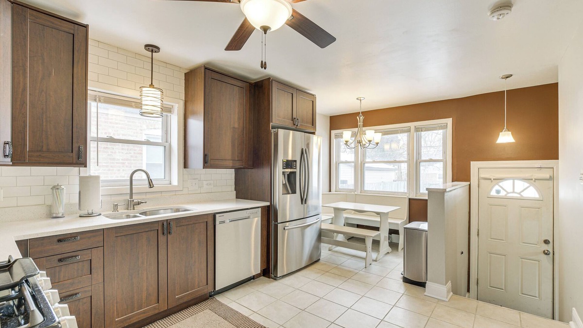 West Pullman House | Chicago Vacation Rental, 19 Mi to Downtown Area!
