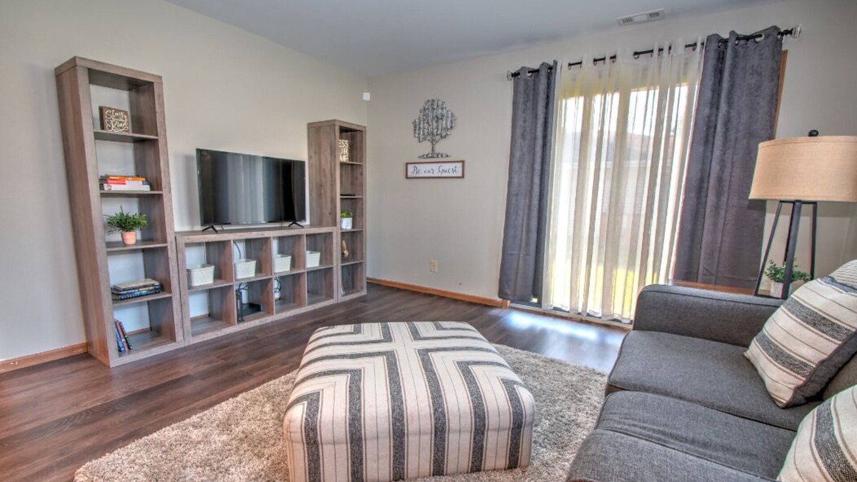 Merrillville Condo | Chicagoland/Northwest Indiana Corporate Condo Travel Nurses/Oil Refinery