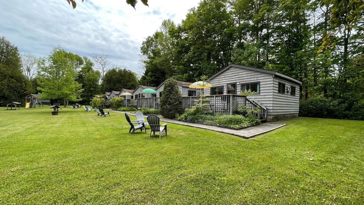 Hope Bay Cottage | Chickadee-Cedar Garden Cozy Cottage #3