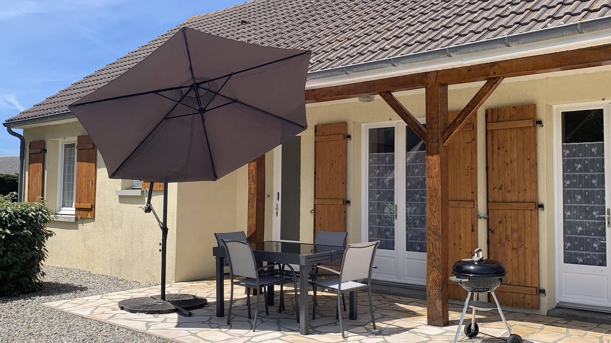 Bretteville-sur-Ay House | Chickadees