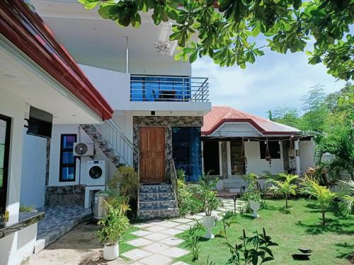 Logon Villa | CHIEF'S VILLA Rentals Malapascua Island