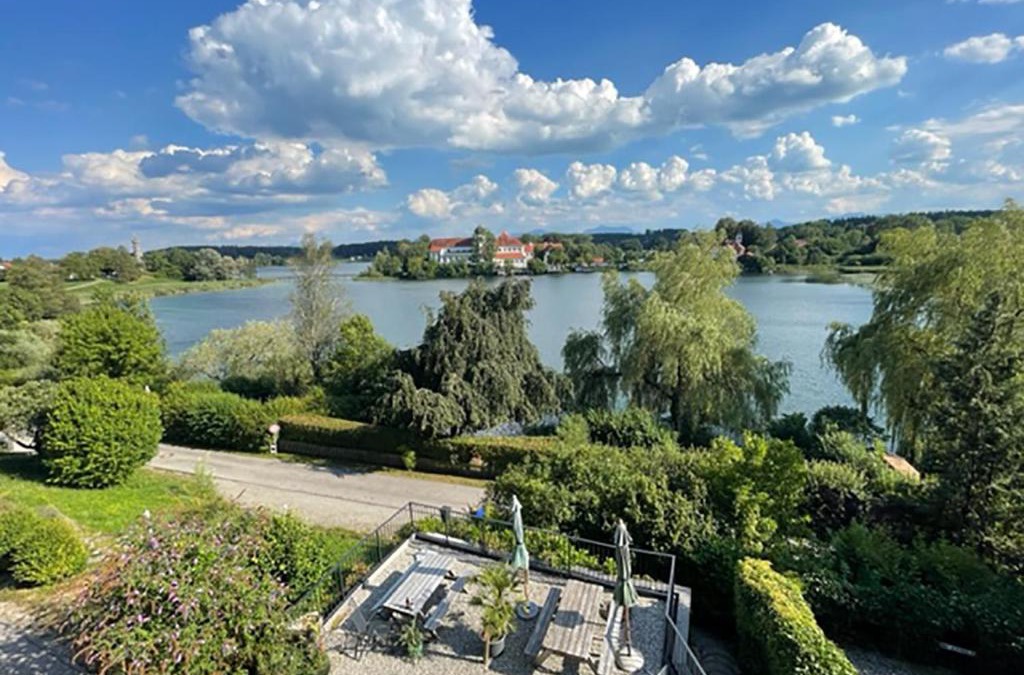 Seeon-Seebruck Apartment | Chiemgau, Seeblick, Haus am Weinberg, 83370 Seeon Oberbayern