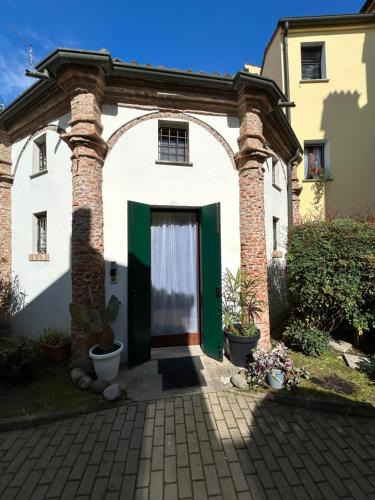 Rovigo Apartment | Chiesetta abside ex seminario -jvapartmentRovigo