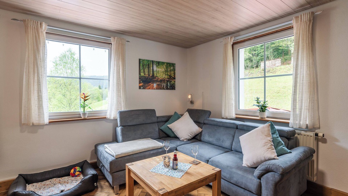 Enzklosterle Apartment | Child- and dog-friendly holiday apartment Wildbach, 80 sqm, 2 bedrooms, infrared sauna