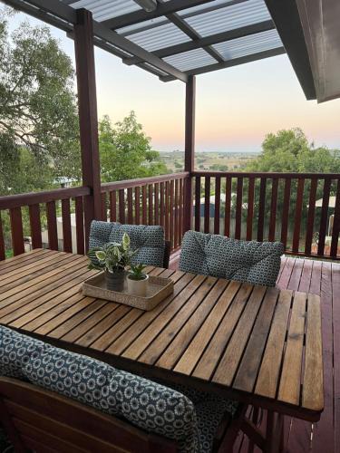Childers House | Childers Charmer with Aircon, WIFI & modern luxuries