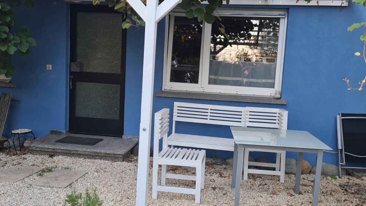 Steisslingen Apartment | Children's and dog paradise with large fenced garden
