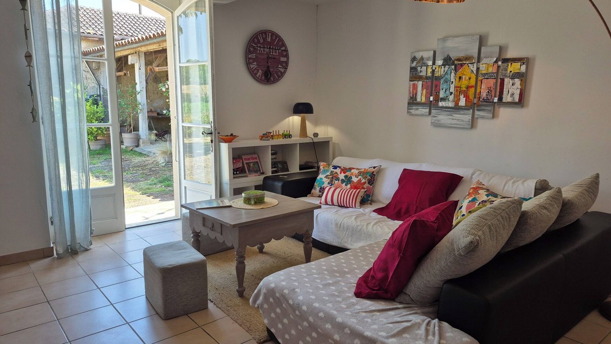 Troncens House | Children's paradise calm nights, guest animals, plenty of Playmobilss