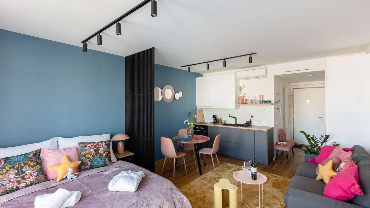 Karlin Apartment | Chill at our luxurious apartment in the beating heart of modern Prague.