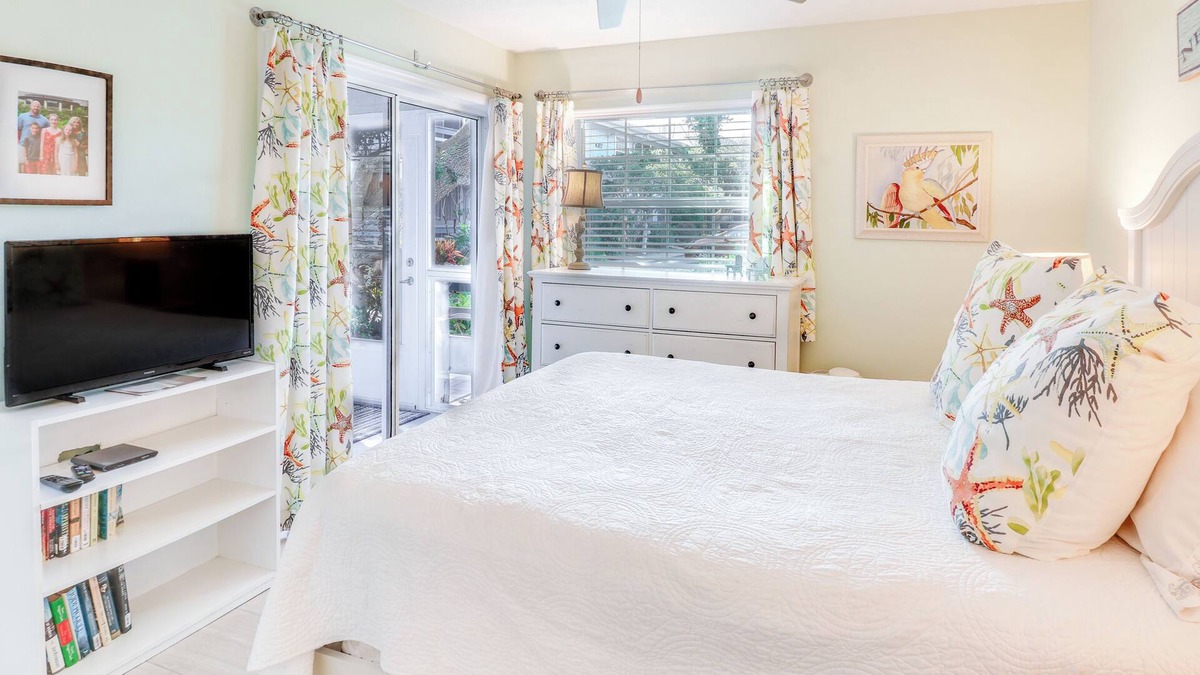 Sea Dunes Condo | Chill by the Sea | Stylish 2BR Retreat in Sea Woods