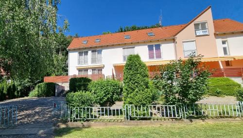 Orfu Apartment | Chill & More Apartman