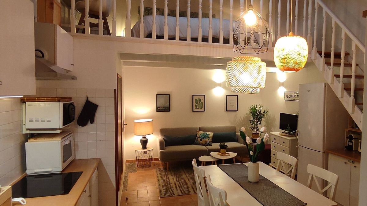 8th Arrondissement House | Chill Out Cabanon Charme Calanques à 30 m de L'eau