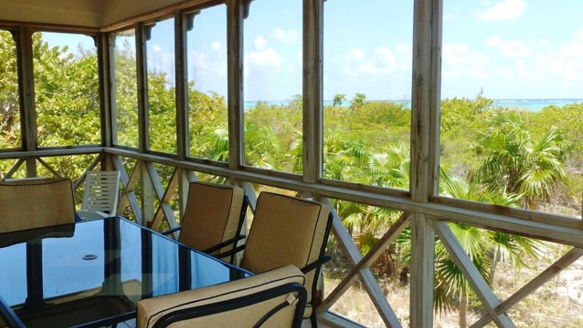 Whitby Cottage | Chill Out, Relax And Reconnect In A Sweet Cottage By The Beach