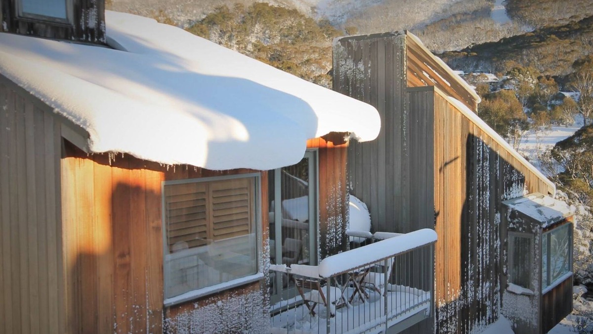 Thredbo Cabin | CHILL-OUT * Stay on snow in winter or enjoy a cosy alpine escape in summer!