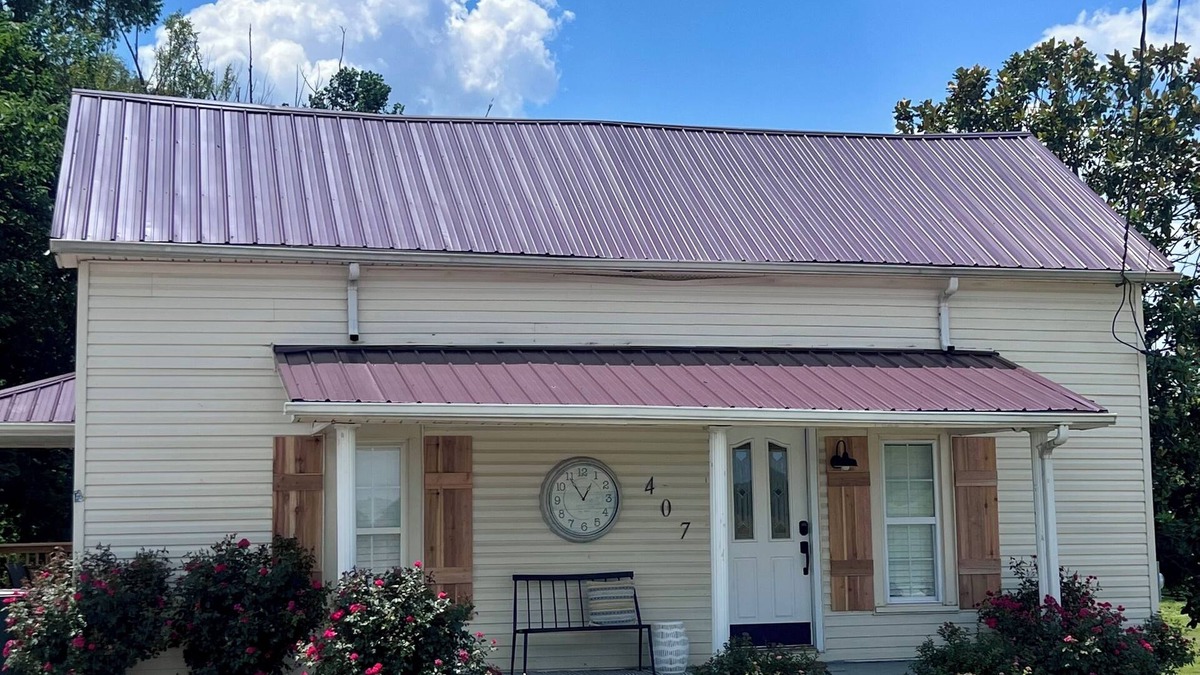 Cave City House | Chillin Time is a cozy pet friendly home 6 miles from Mammoth cave!