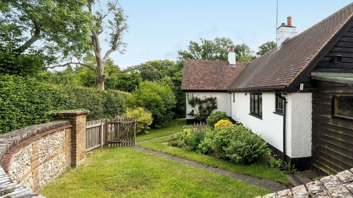 Little Missenden House | Chilterns Farm Cottage Hideaway | Pass the Keys