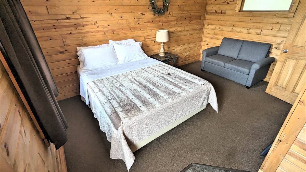 Hayward Apartment | Chip-Wa Lodging Room 1