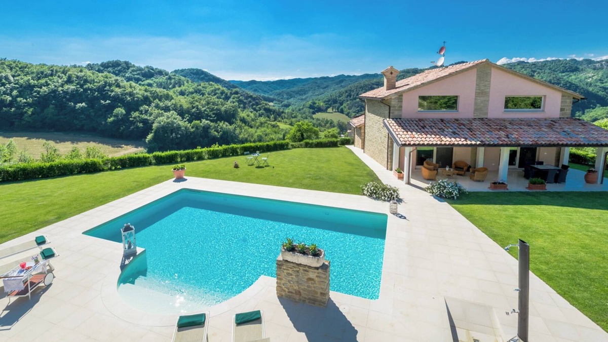 Apecchio Villa | Chipieri 4+2, Emma Villas