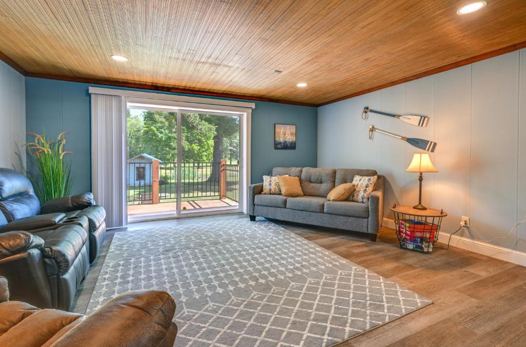 Lake Wissota House | Chippewa Falls Retreat on Lake Wissota with 2 Decks!