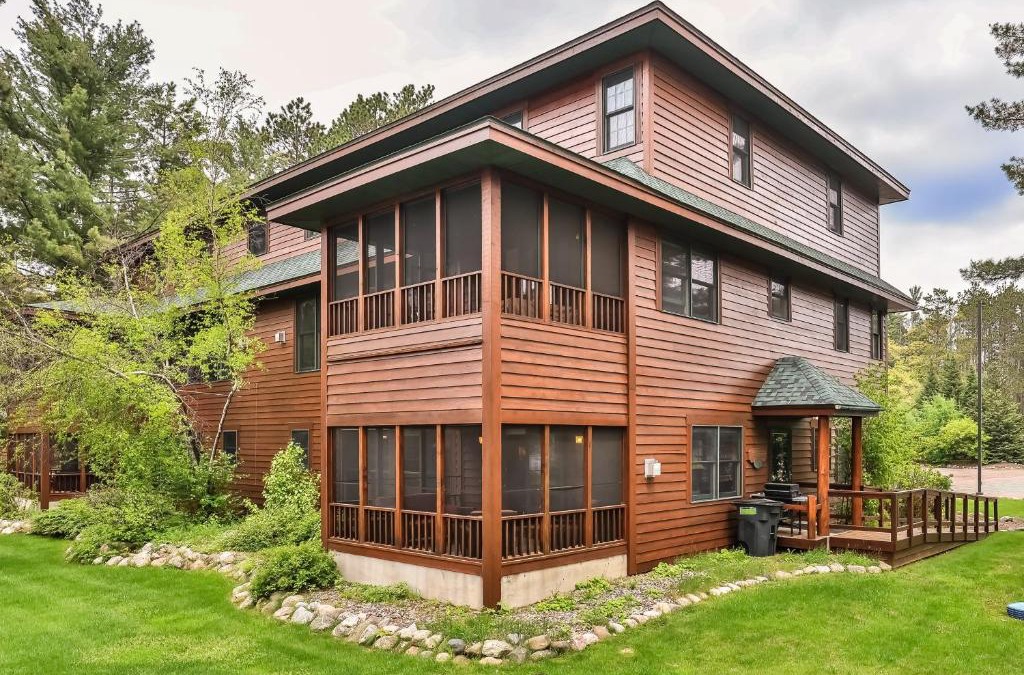 Manitowish Waters Apartment | Chippewa Retreat - Den