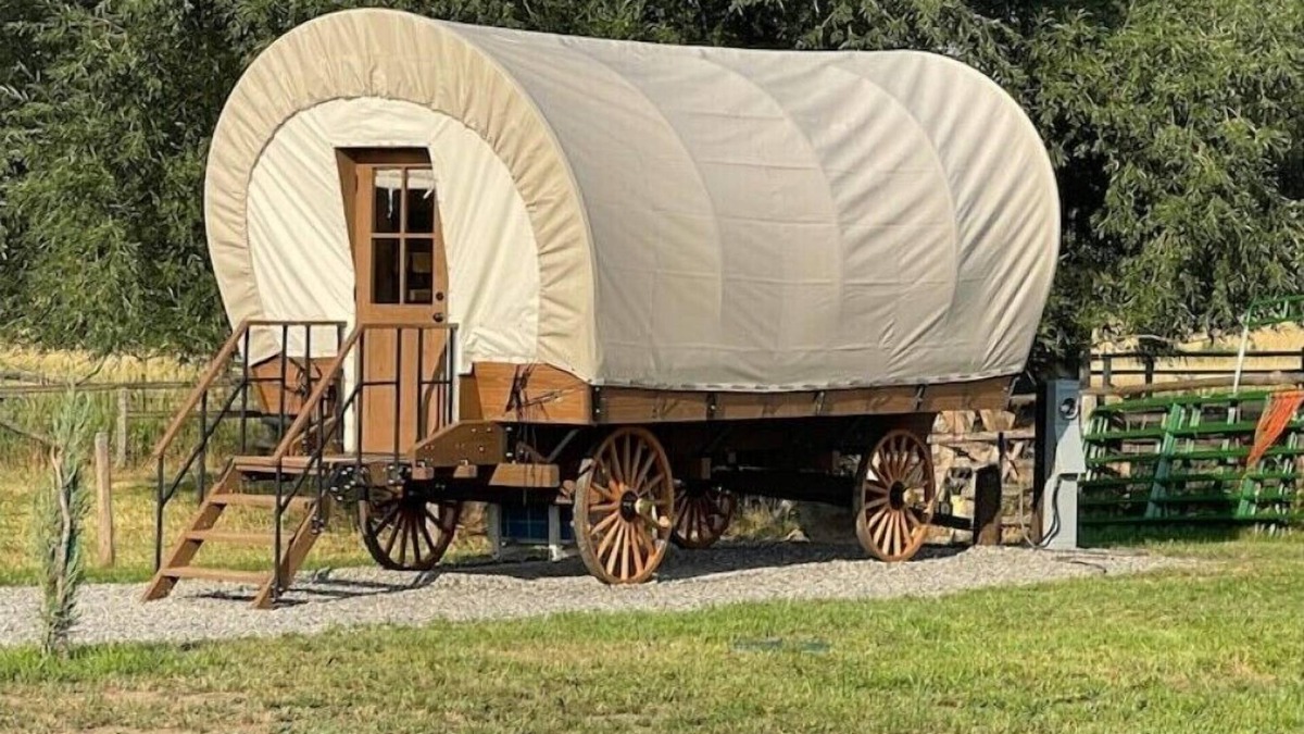 Salmon Cabin | Chisholm “Conestoga” Wagon at J&J Cabins