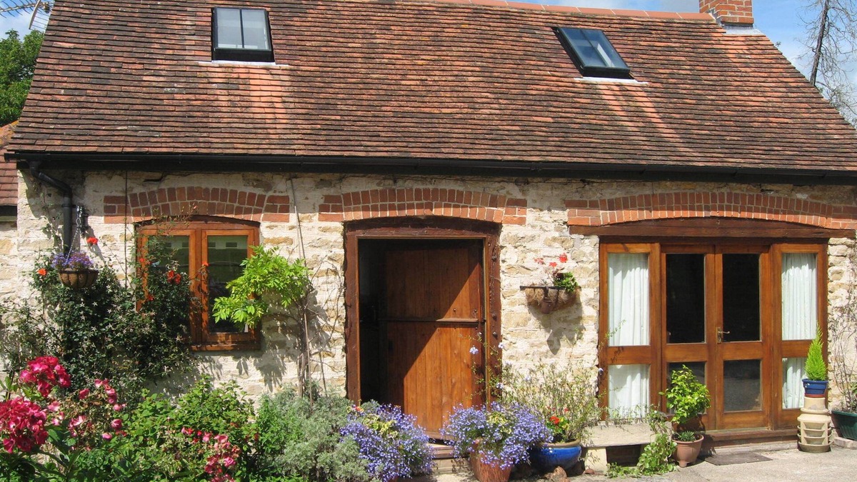 Littlebredy Cottage | Chocolate box cottage in 8 acres of pasturland on Jurassic coatline of Dorset