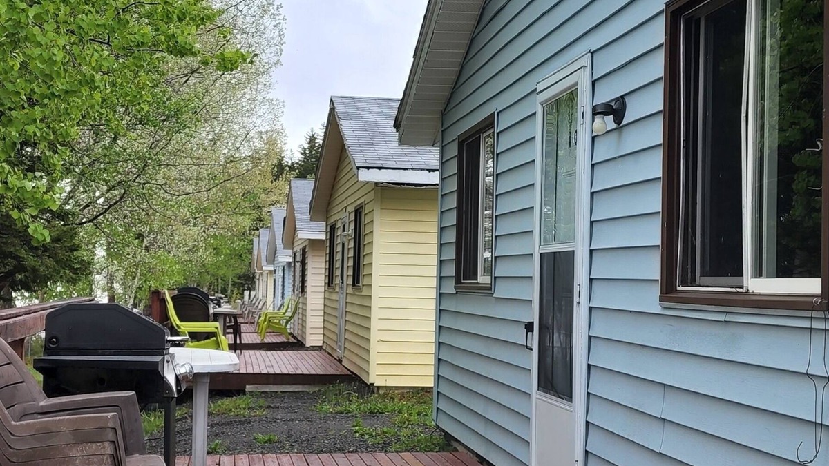 Edgetts Landing Cottage | Chocolate River Cottages - Chocolate River 1 Bedroom Cottage No.1