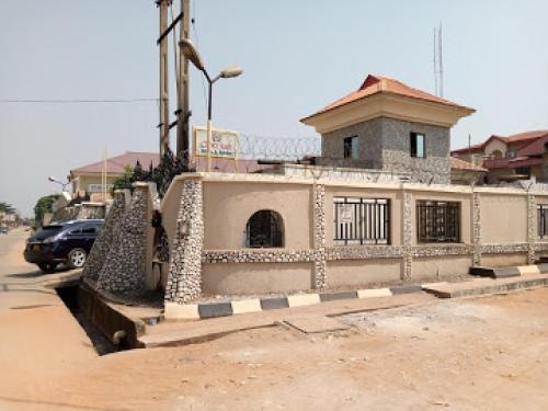 Benin City Cabin | Choice Gate Hotel - Presidential Suite