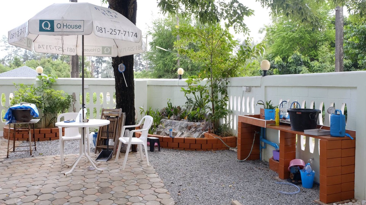 Rayong House | Chomlay Restaurant & Room for Rent
