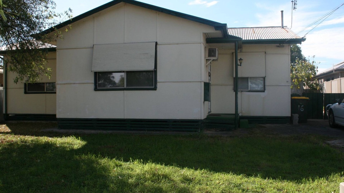 Gilles Plains House | Chooks Paradise - located at Adelaide North