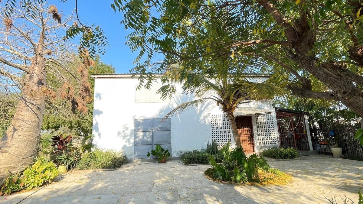 Menabe House | Choose a family vacation rental in Morondava!