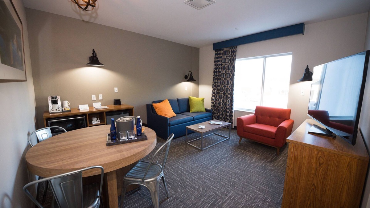 Circleville Resort | Choose your Adventure! 3 Big Rooms w/Balconies! Pools, Arcade, Archery, Bowling