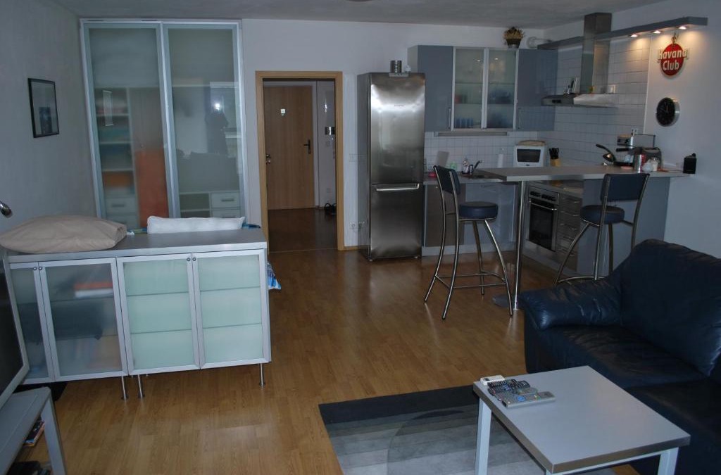 Letnany Apartment | Chotěšovská Apartment with Parking Place