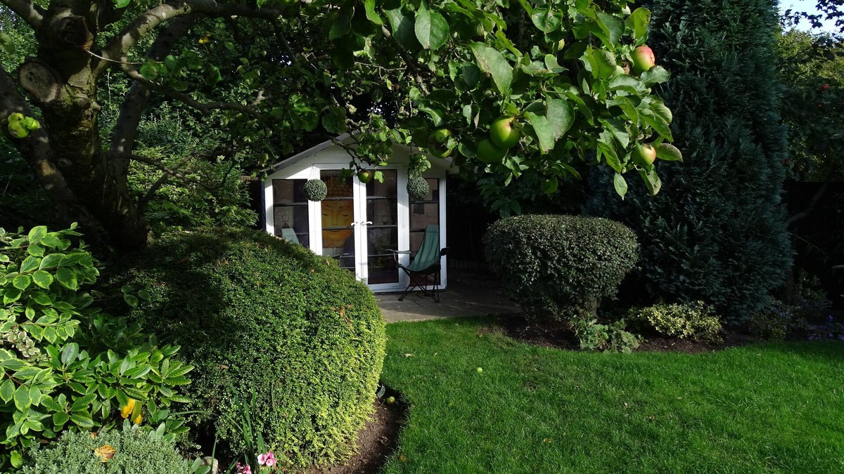 Newcastle-Under-Lyme Bed & Breakfast | Chota Kothi