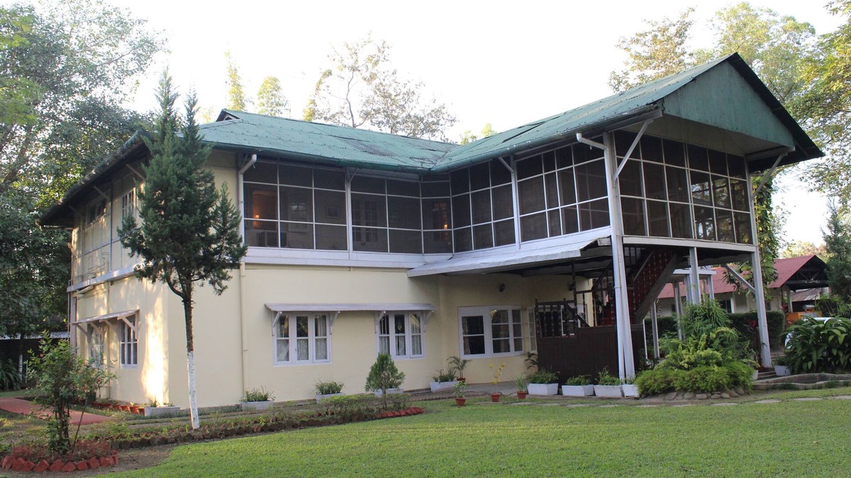 Dibrugarh Villa | Chowkidinghee Heritage Chang Bungalow