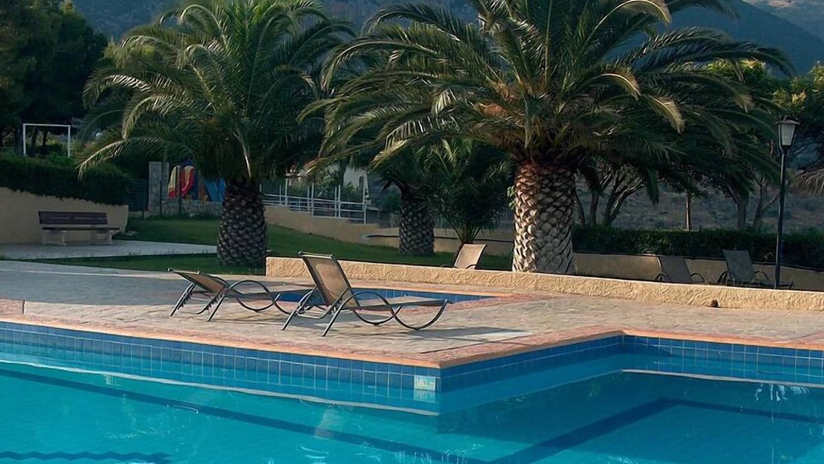 Delphi RV Rental | Chrissa Camping Rooms & Bungalows