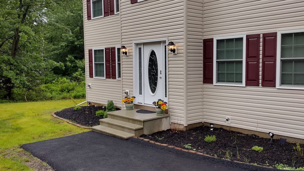 Long Pond House | Christie's place, Near The Lake!