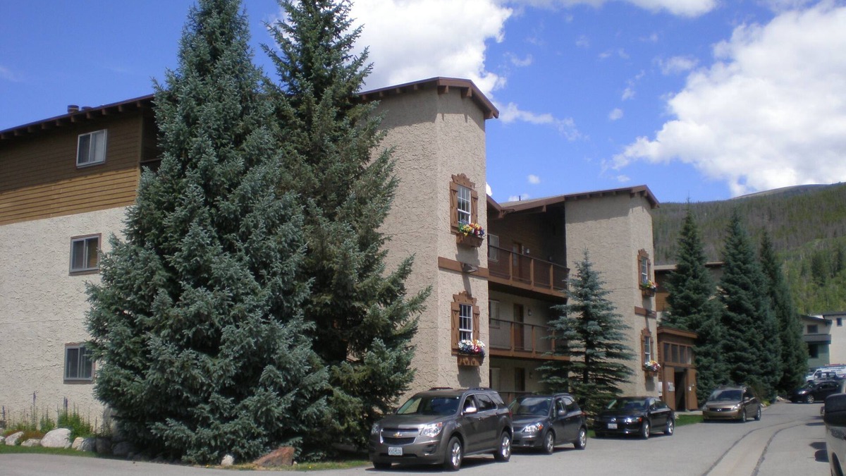 Mountain House Condo | Christmas DISCOUNT! Updated, very comfy. 5min walk to Peru Lift. 2bed,2ba,