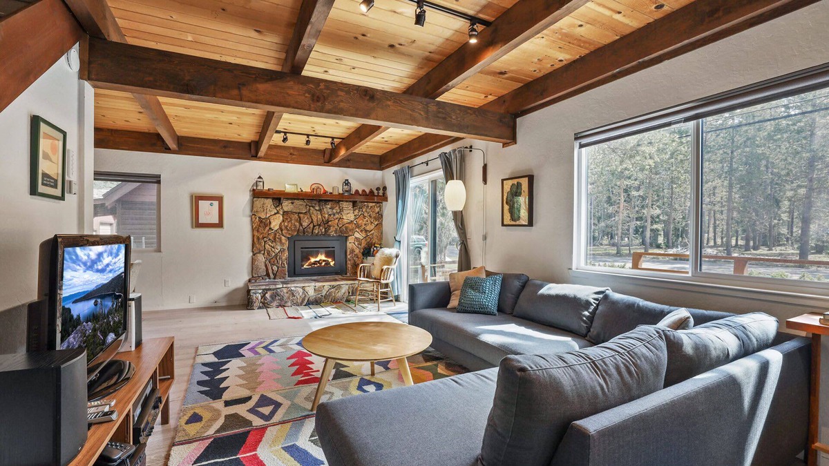 Christmas Valley Cabin | Christmas Valley Chalet | Tahoe Adventure Awaits!