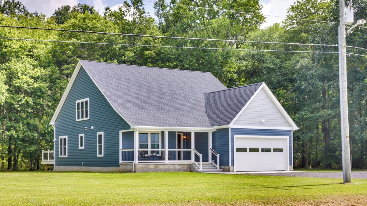 Snow Hill Cottage | ‘Christy's Cottage’ w/Hot Tub - 2 Mi to Beach!