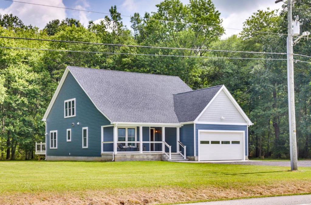 Snow Hill House | Christys Cottage with Hot Tub - 2 Mi to Beach!