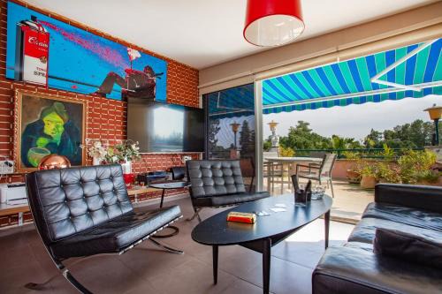 Ganei Tikva Apartment | Chrysler Residence