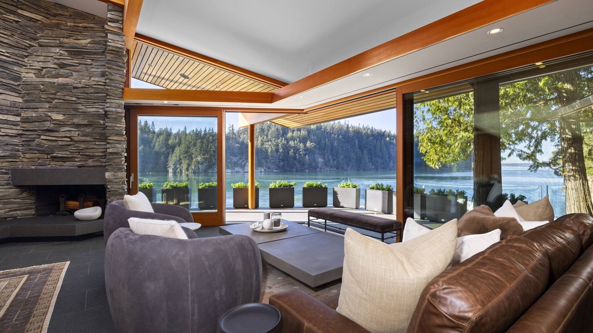 Bellingham House | Chuckanut Point Villa Luxury Waterfront Retreat | Sleeps 8 | Stunning Views