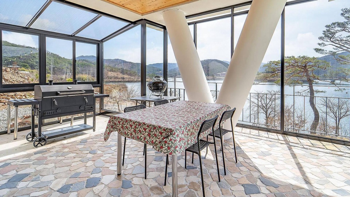 Cheongyang House | Chungnam Cheongyang Kongmaea Poolvilla