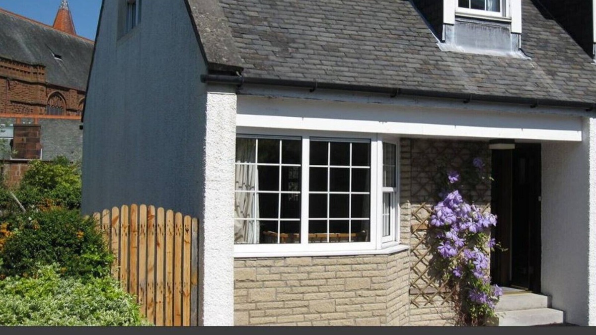 Ayr Cottage | Church Cottage near to sandy beaches, town, garden, private parking and garden
