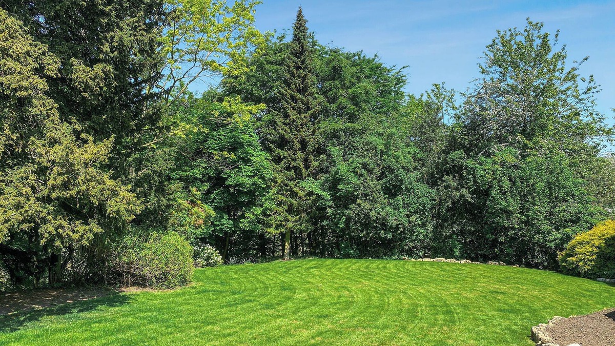 Matlock Cottage | Church Cottage nestles in the grounds of the Old Vicarage in Darley Bridge.