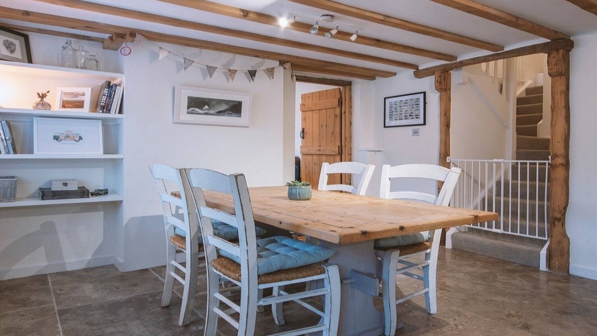 West Down Cottage | Church Cottage Sleeps 6 |Logburner, Dog Friendly