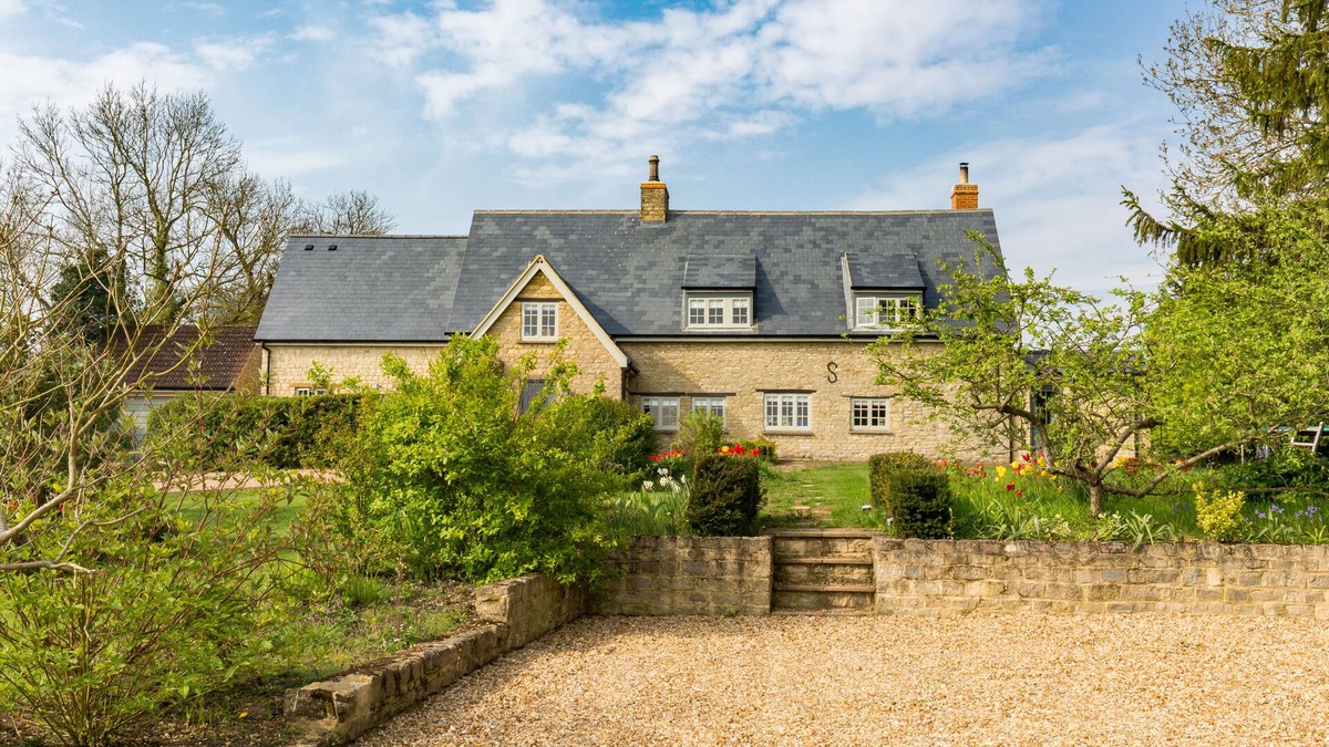 Stoke Goldington Bed & Breakfast | Church End Cottage