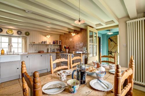 Whichford House | Church End Cottage